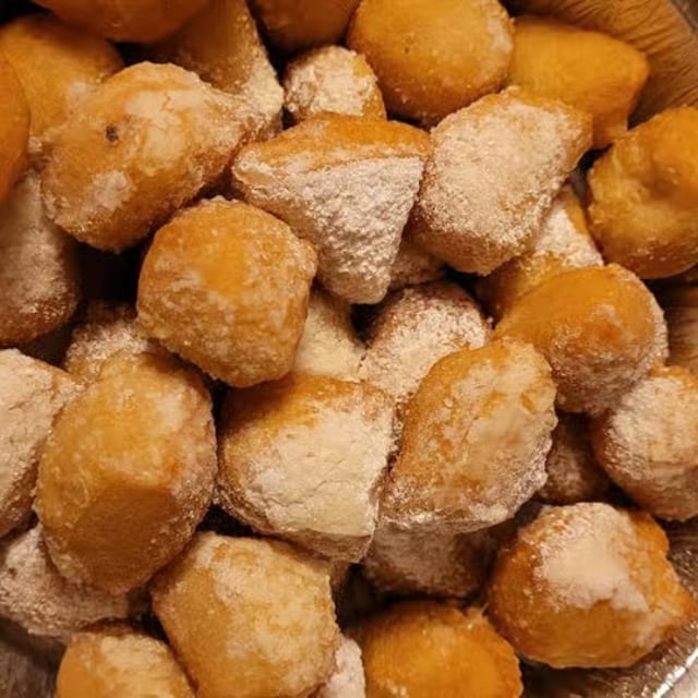 Zeppolis.
